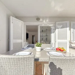 apartment-platja-de-roses10.topcostabravahotels.com/